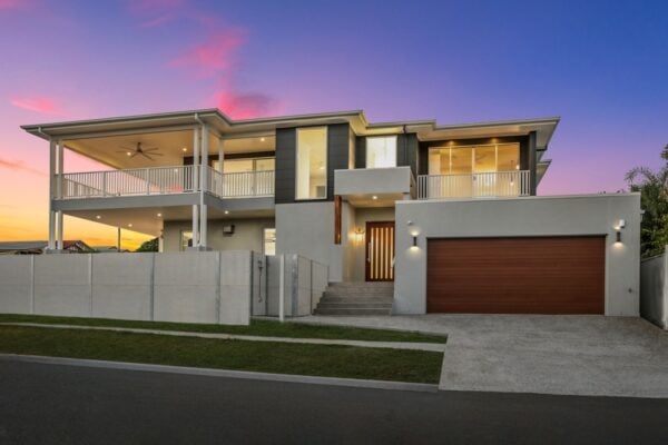 Jensen Constructions QLD team managing a knock down rebuild Coorparoo